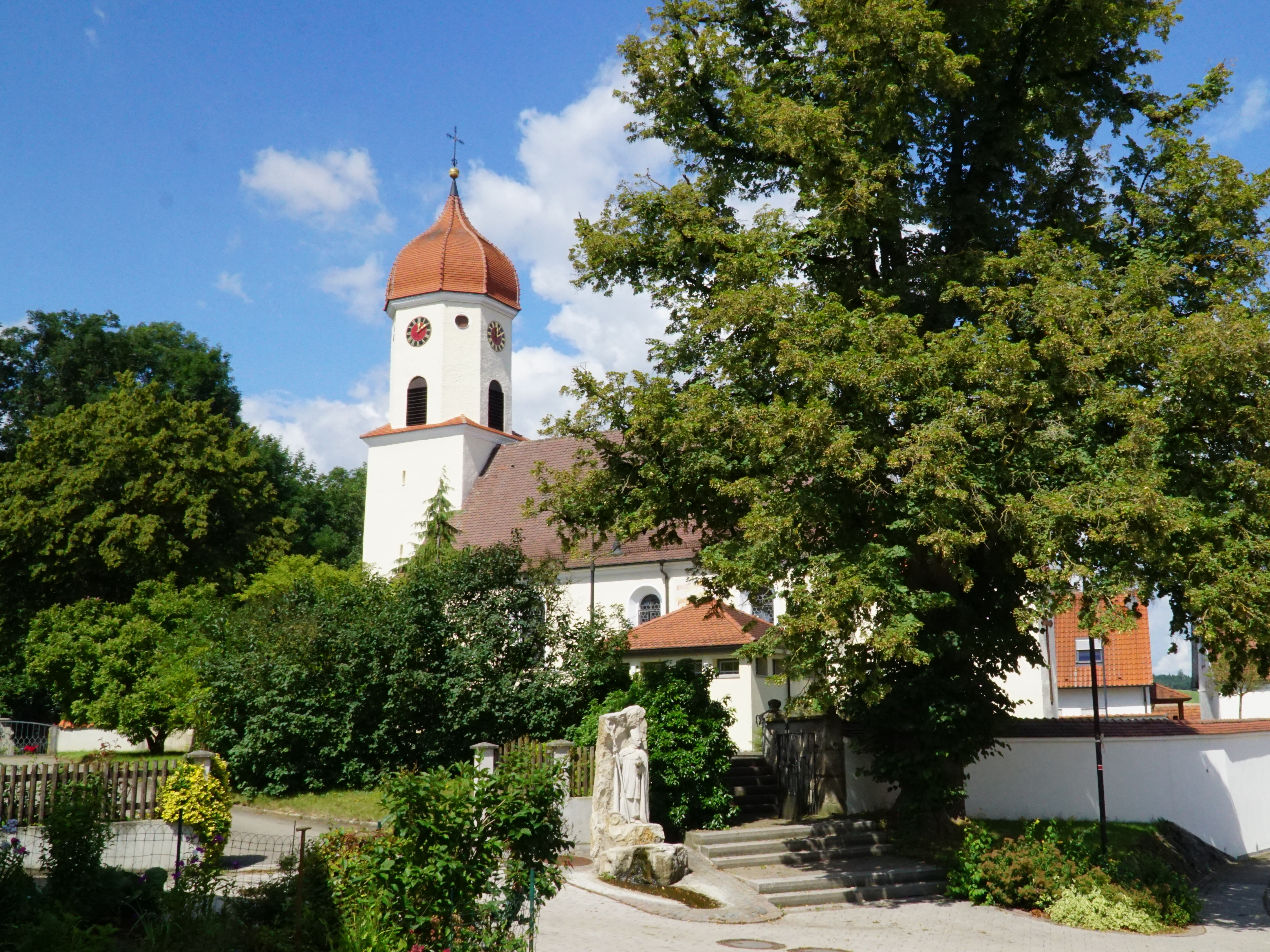  Kirche Uigendorf Außenansicht 