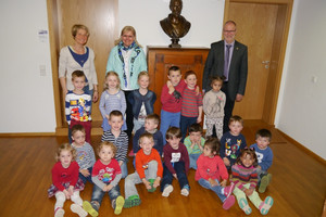 Kindergarten Bussakendla besucht Bürgermeister und besichtigt Rathaus